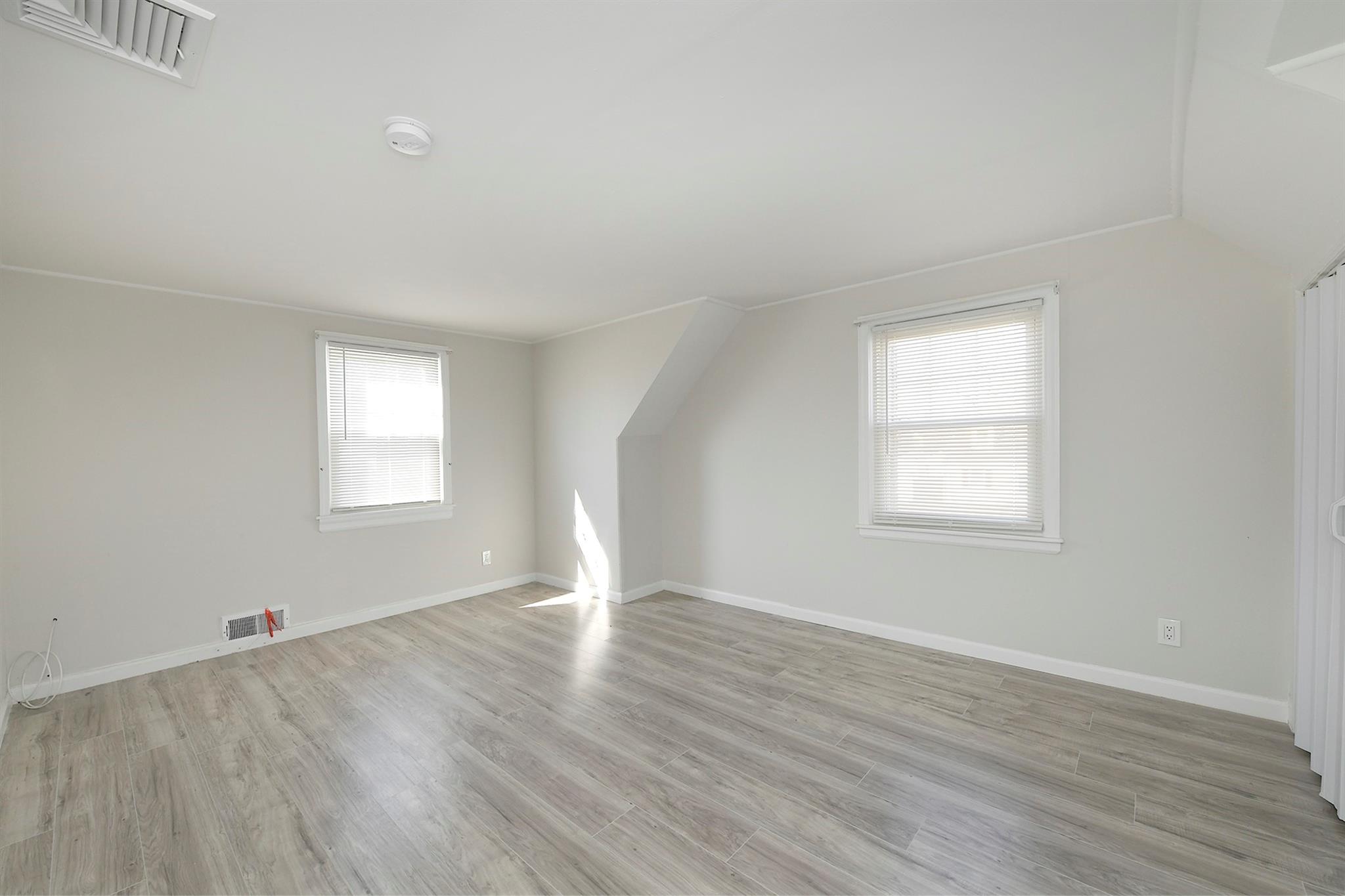 46 Gables Drive, Hicksville, New York image 21