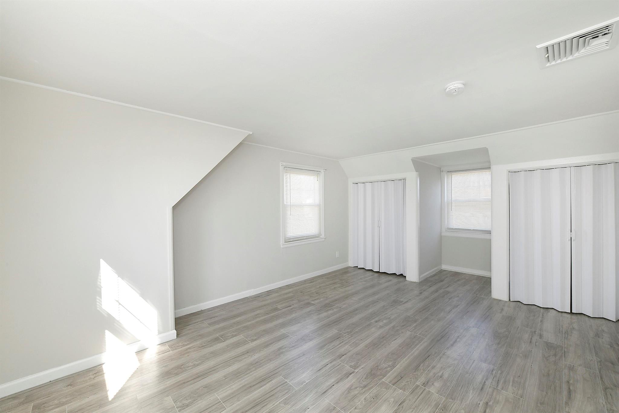 46 Gables Drive, Hicksville, New York image 23