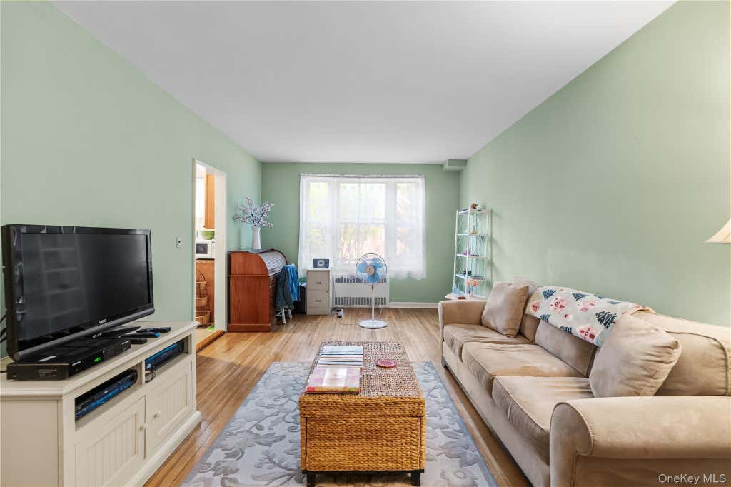 Photo of 2 Overlook Road #1B6, White Plains, NY 10605 (MLS # 1032289)