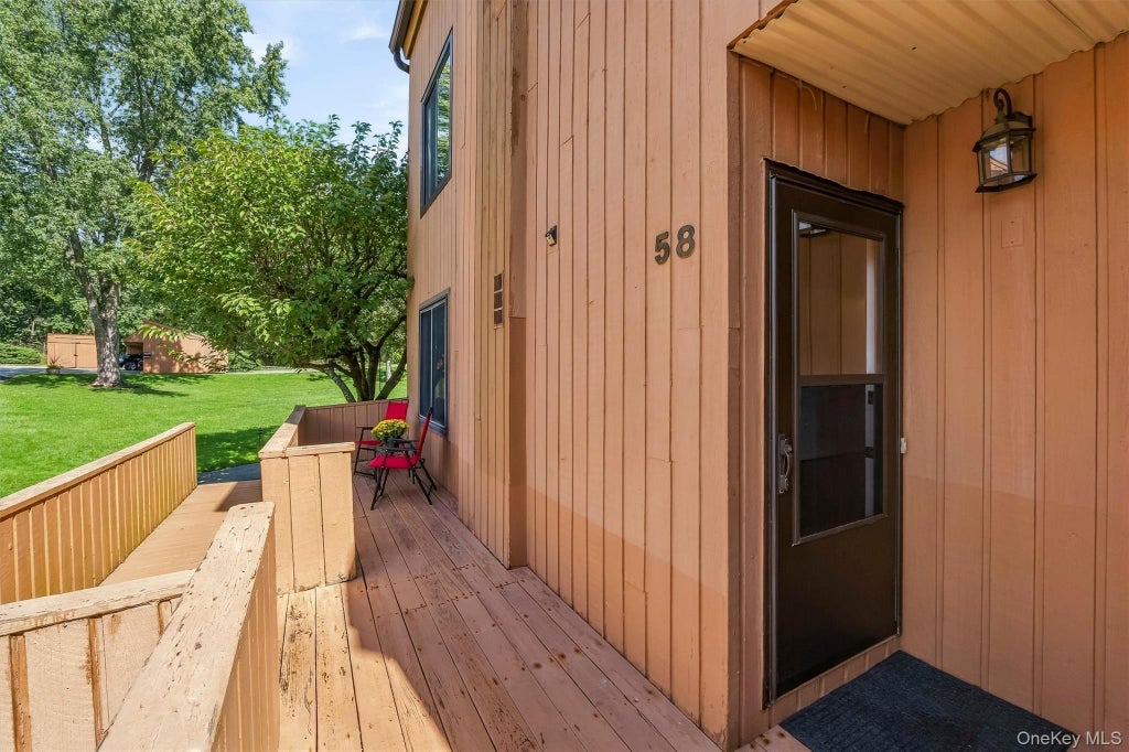 Photo of 58 Hudson View Hill, Ossining, NY 10562 (MLS # 1051520)