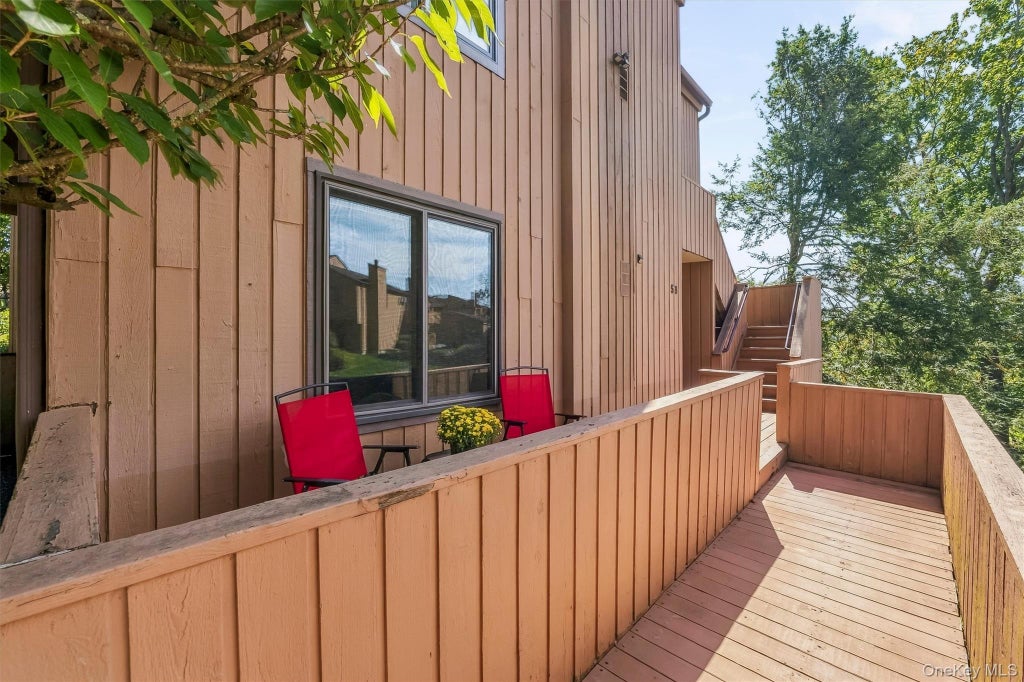 Photo of 58 Hudson View Hill, Ossining, NY 10562 (MLS # 1051520)