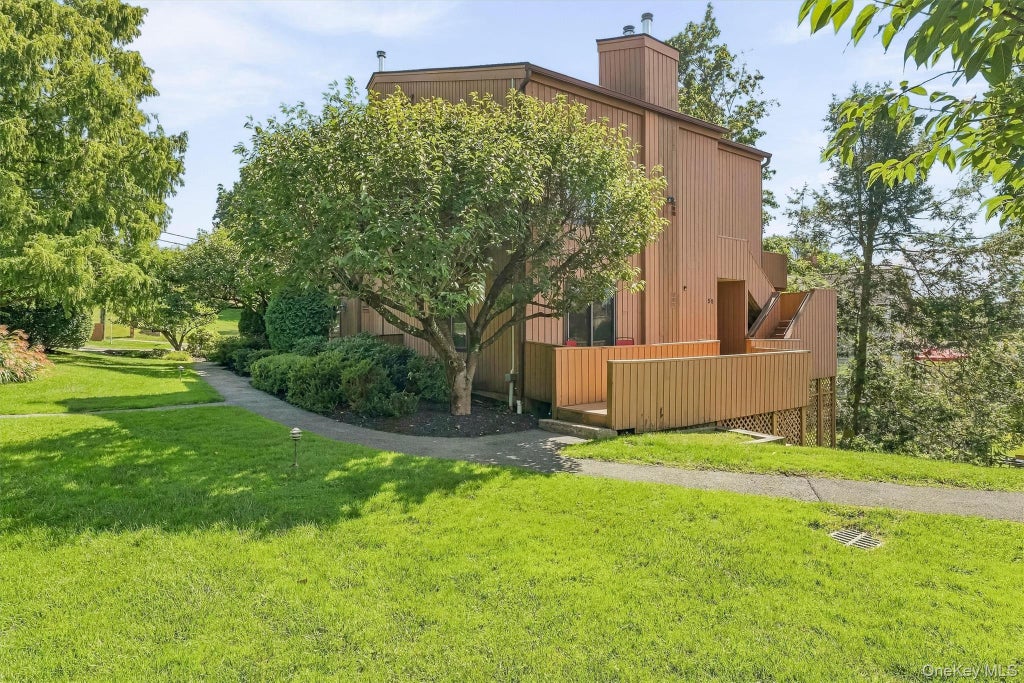 Photo of 58 Hudson View Hill, Ossining, NY 10562 (MLS # 1051520)