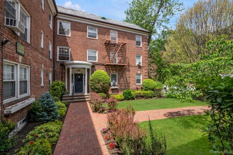 Homes For Sale - 19 Schenck Avenue #1G<br/> Great Neck, NY 11021