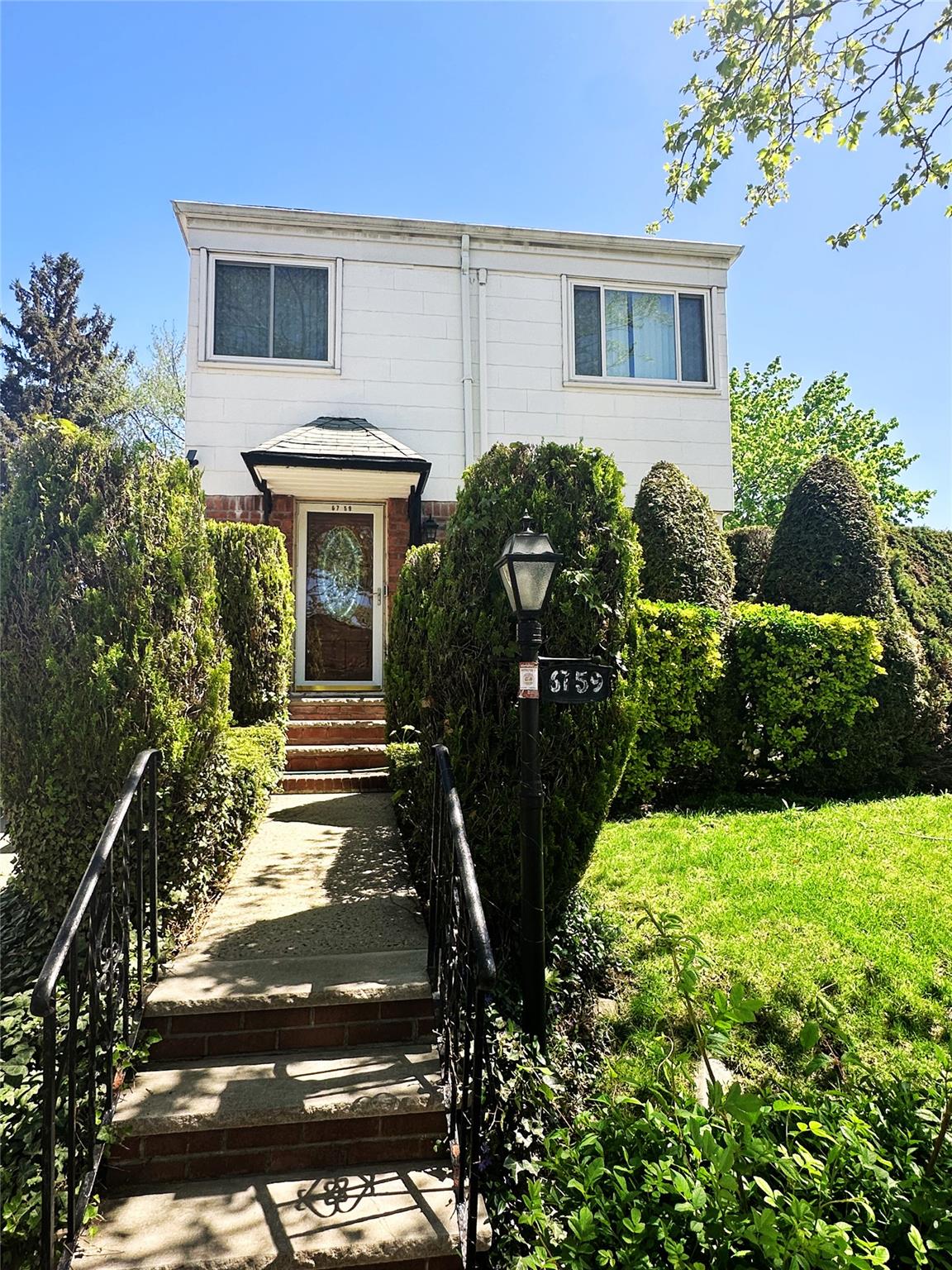 Property for Sale at 197th Street, Fresh Meadows, Queens, NY - Bedrooms: 3 
Bathrooms: 2 
Rooms: 7  - $1,280,000