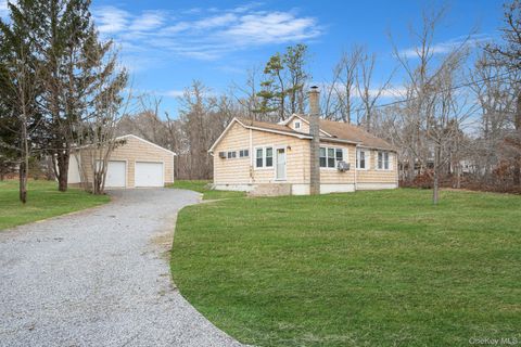 212 Mount Vernon Avenue Medford NY 11763