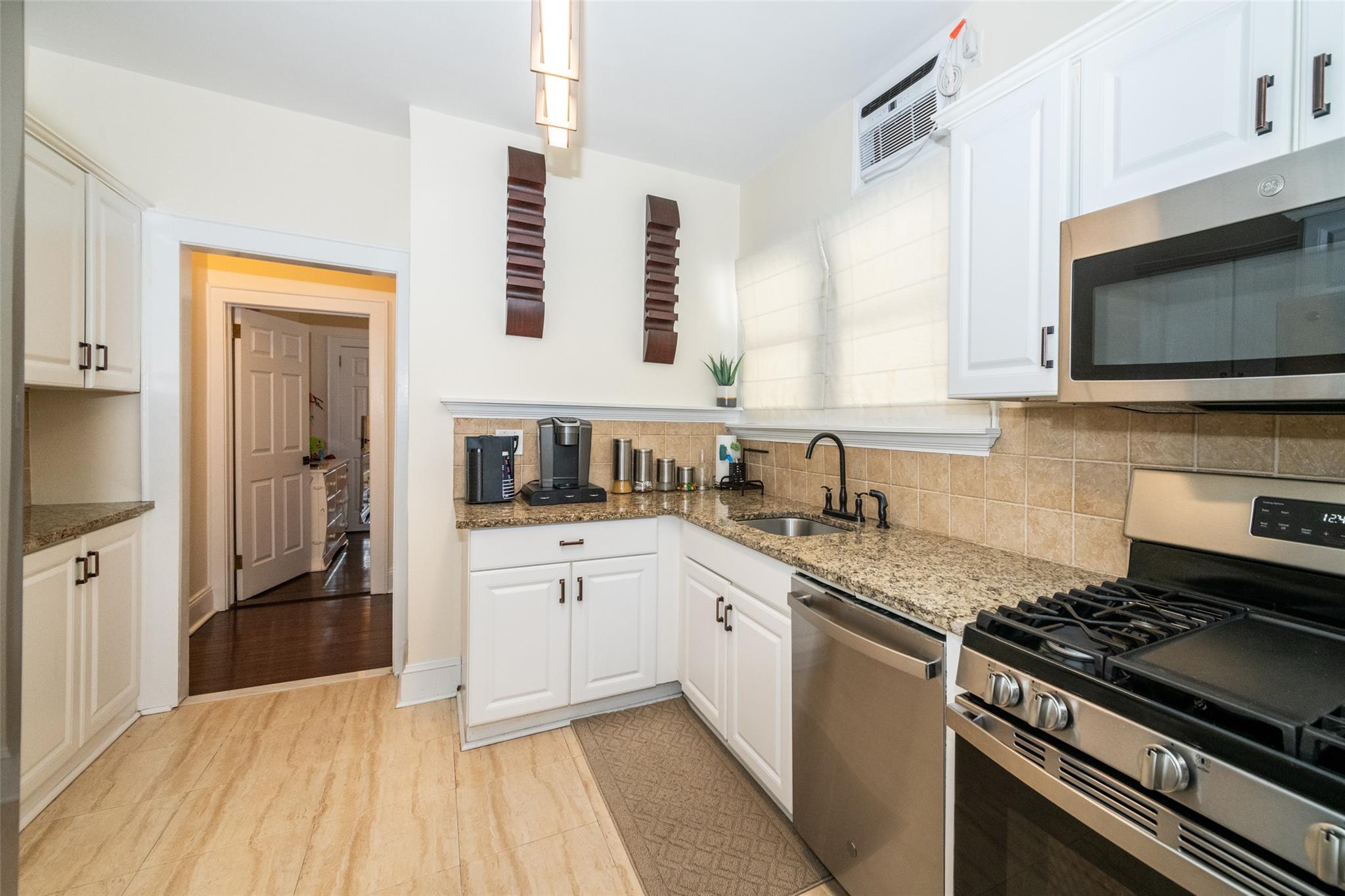 96 Sumner Avenue, Yonkers, New York image 7