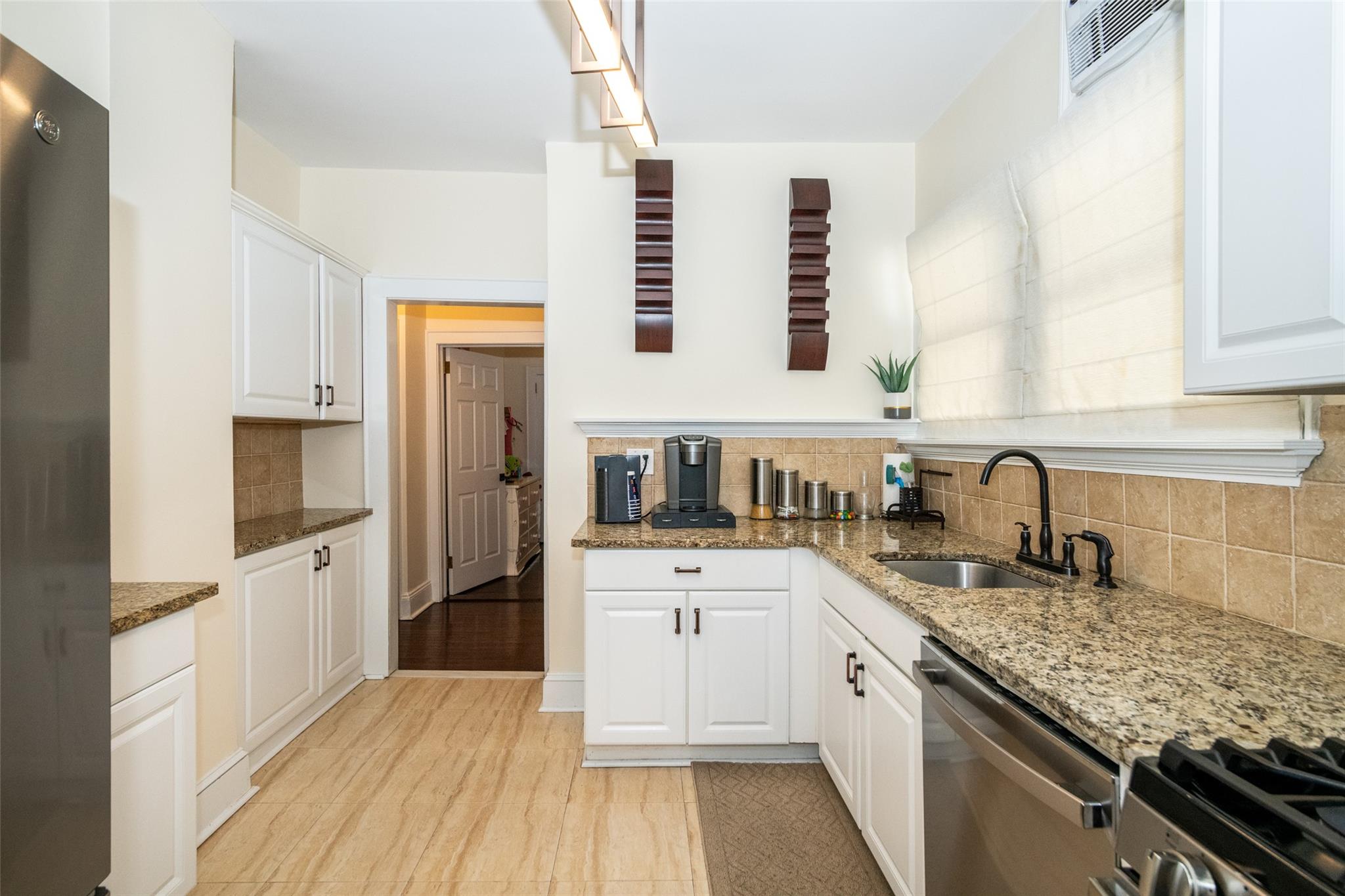 96 Sumner Avenue, Yonkers, New York image 4