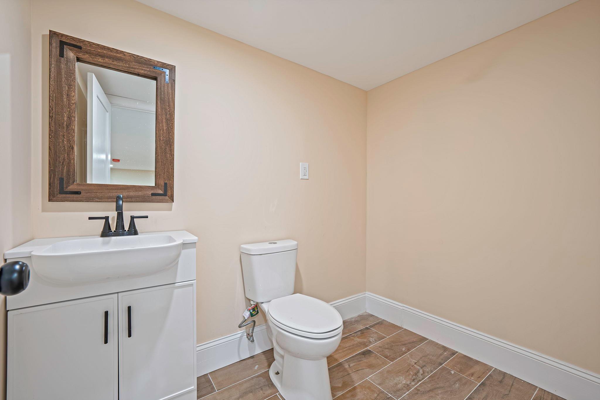 87 Sobro Avenue, Valley Stream, New York image 28