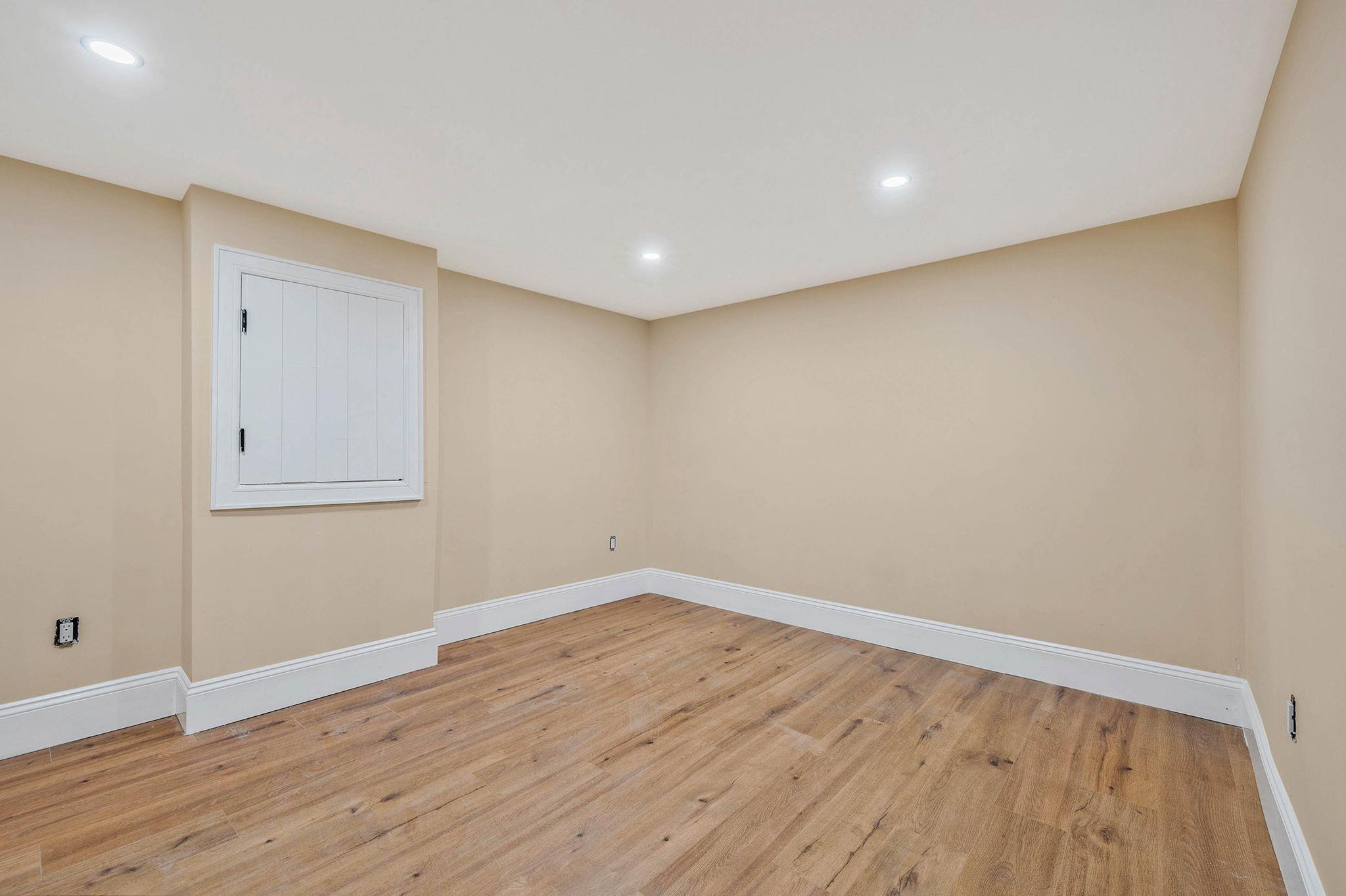 87 Sobro Avenue, Valley Stream, New York image 27