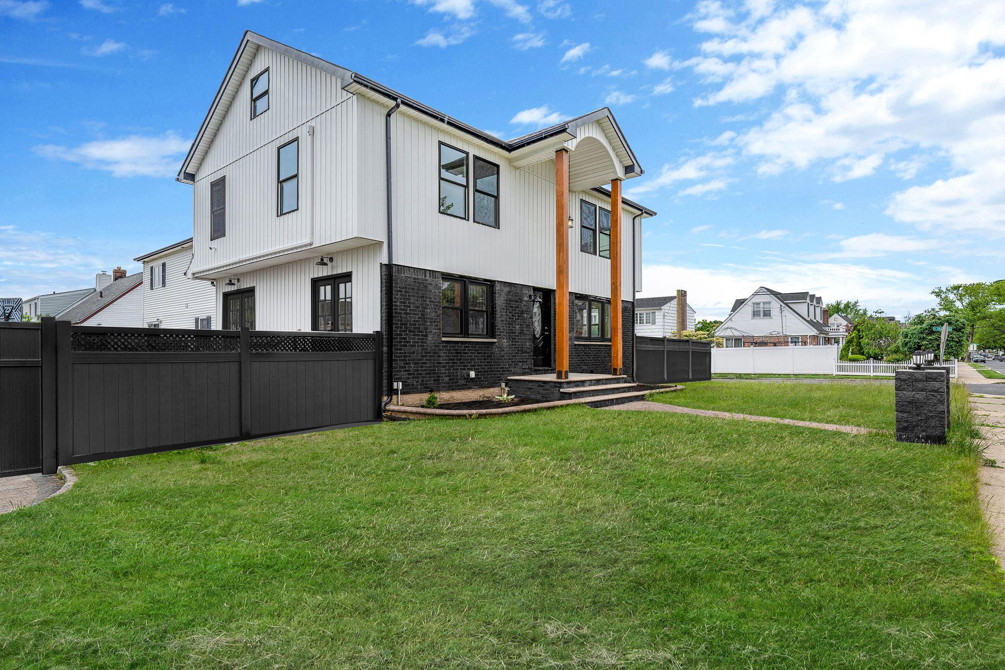 87 Sobro Avenue, Valley Stream, New York image 4