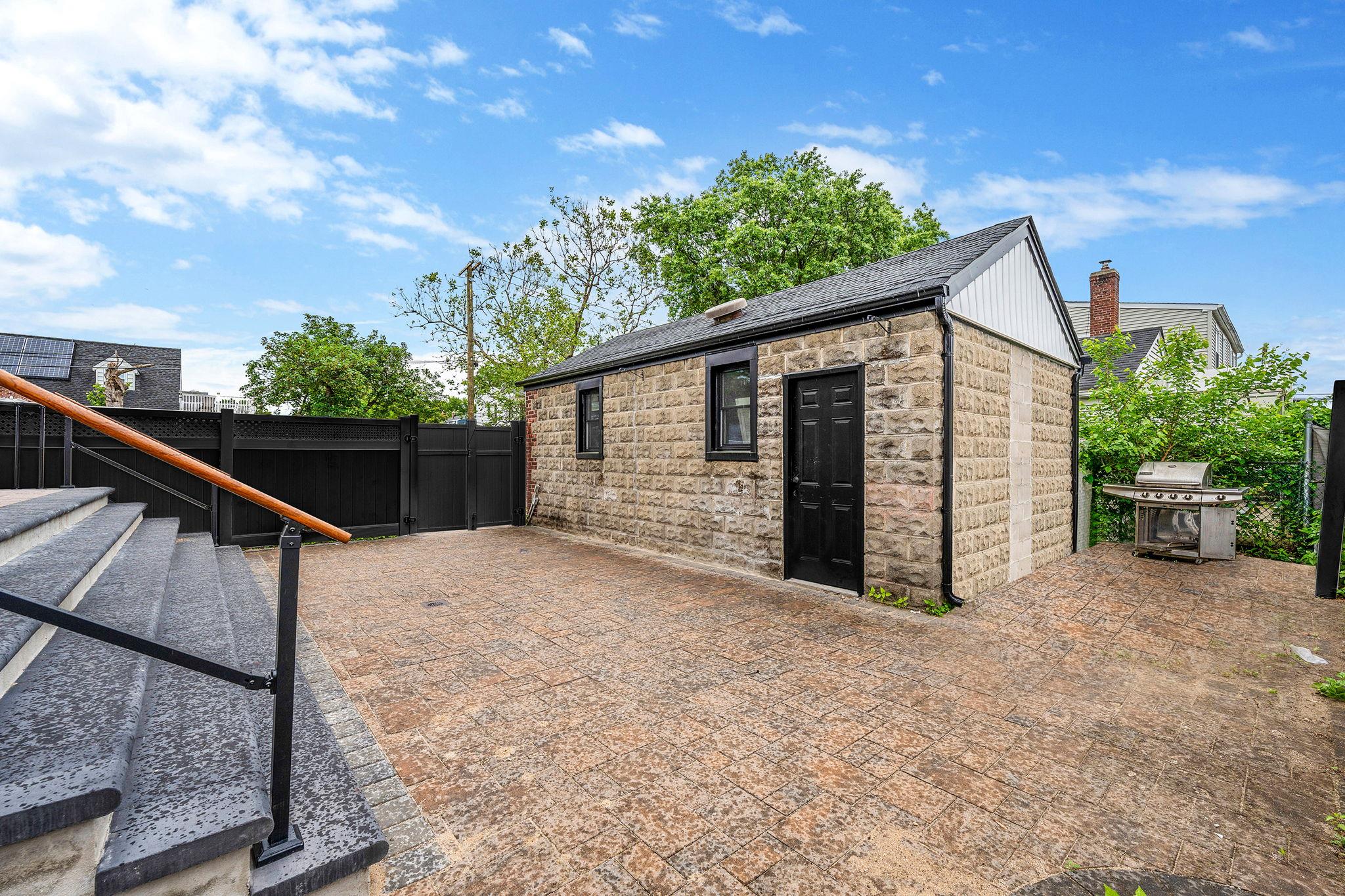 87 Sobro Avenue, Valley Stream, New York image 6