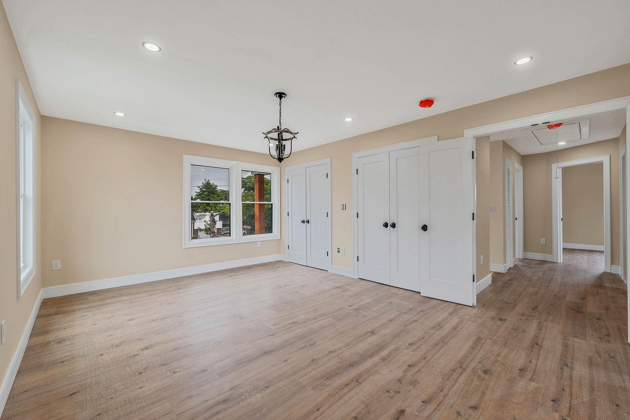87 Sobro Avenue, Valley Stream, New York image 22