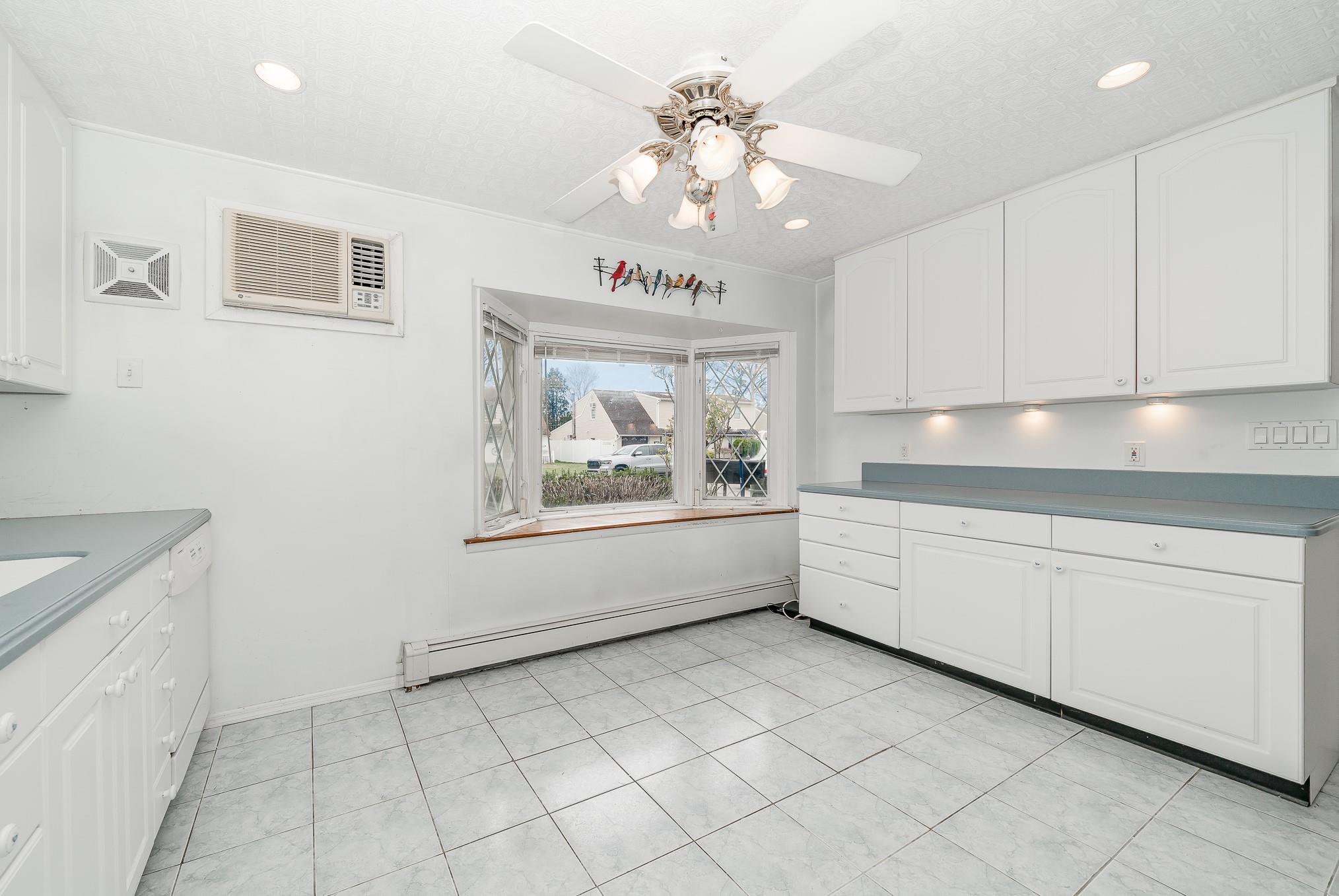 37 Marksman Lane, Levittown, New York image 8