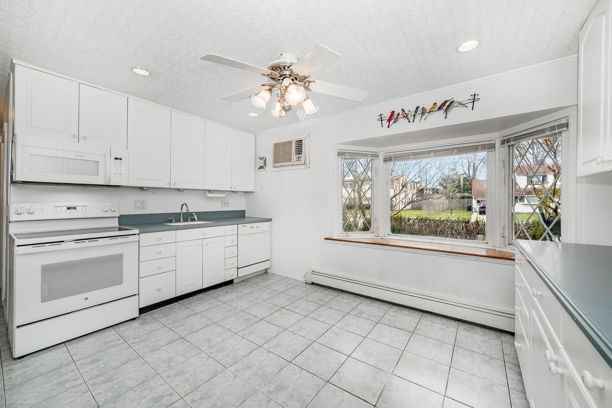 37 Marksman Lane, Levittown, New York image 7