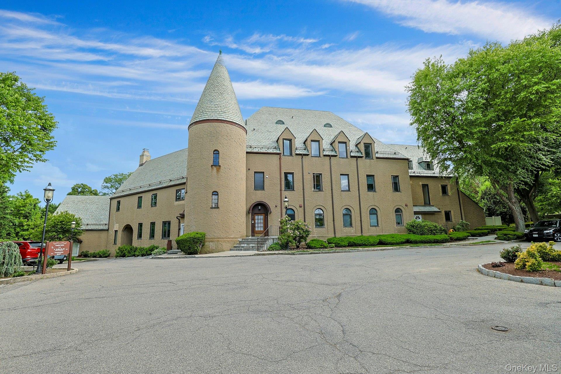 100 Chateau Lane 8
