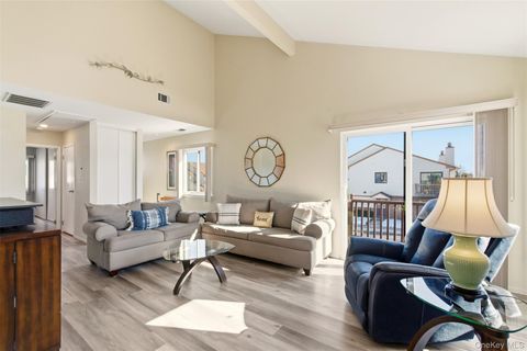 11 Balsam Court 11 Wantagh NY 11793