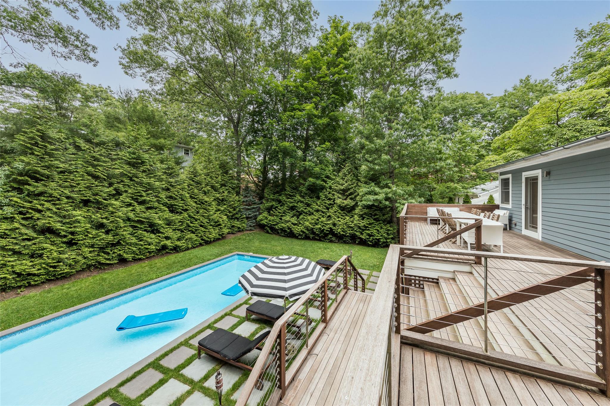 21 Hillside Drive W