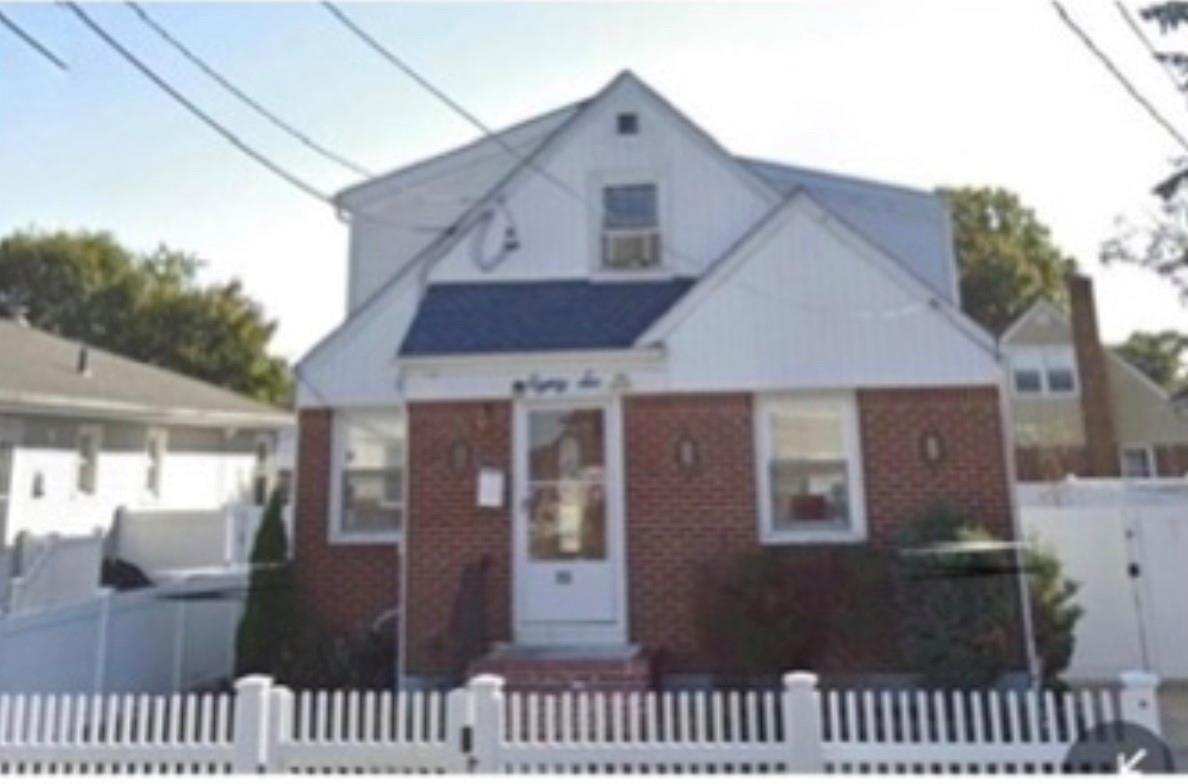 86 Allen Street, Hempstead, New York image 1