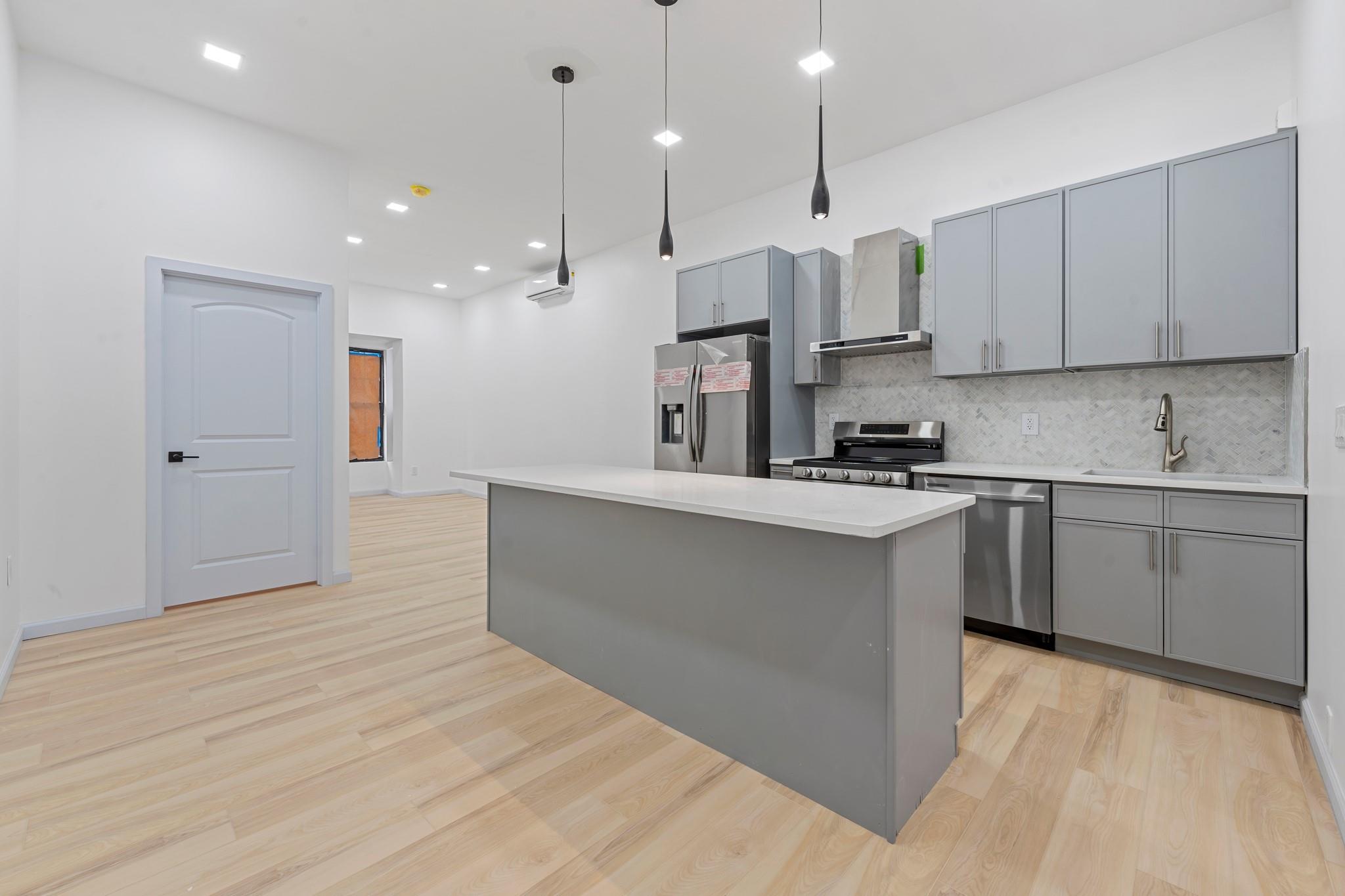 1058 Jefferson Avenue
