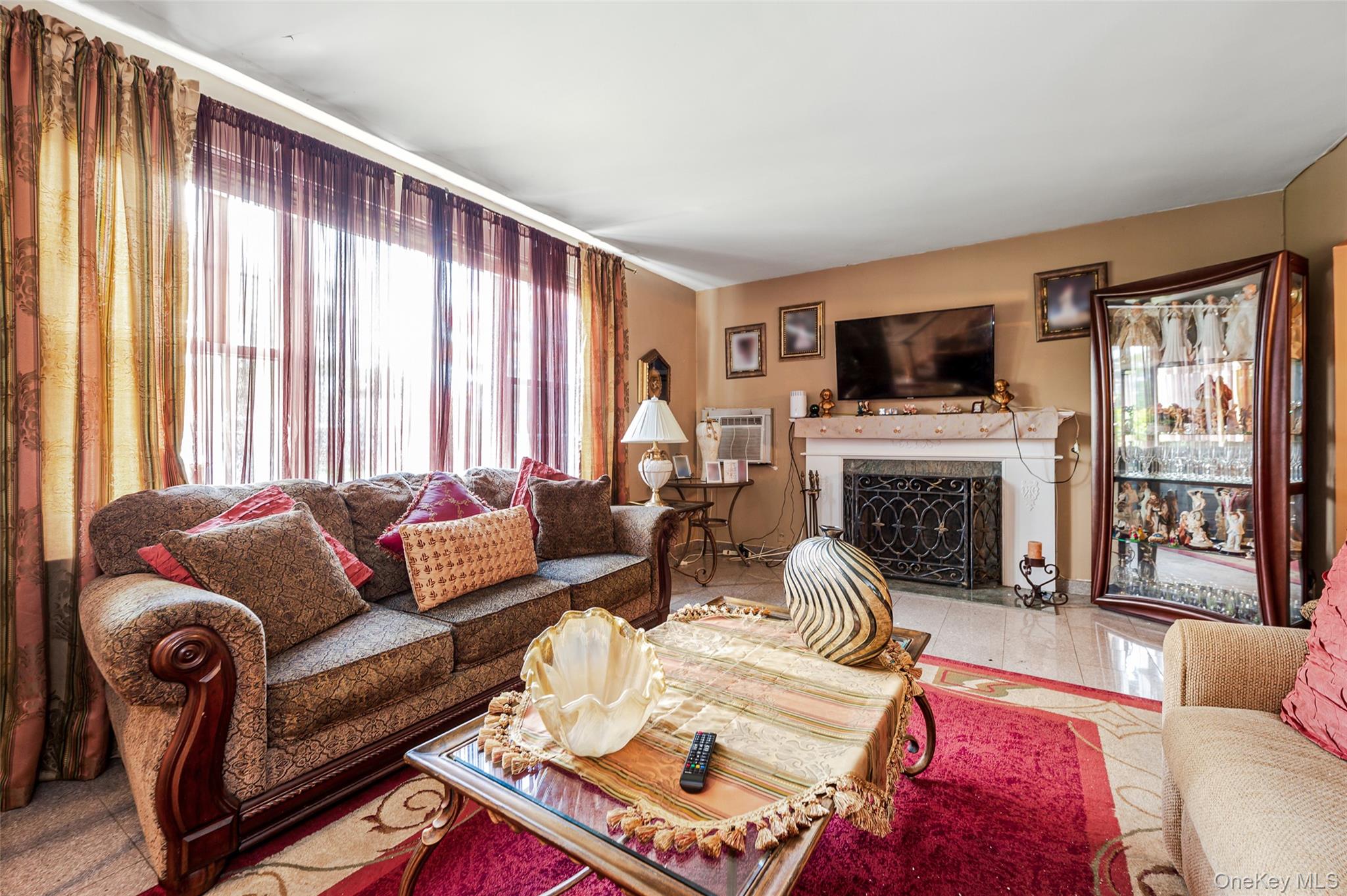 21 AKA 16 Larkspur Lane