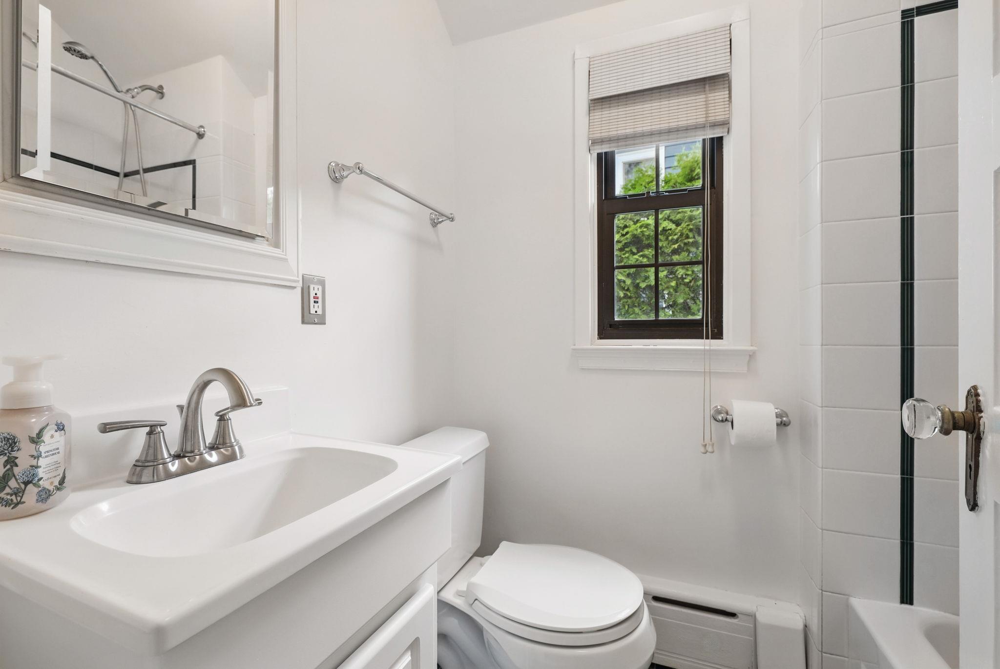 7 Gerlach Place, Larchmont, New York image 15