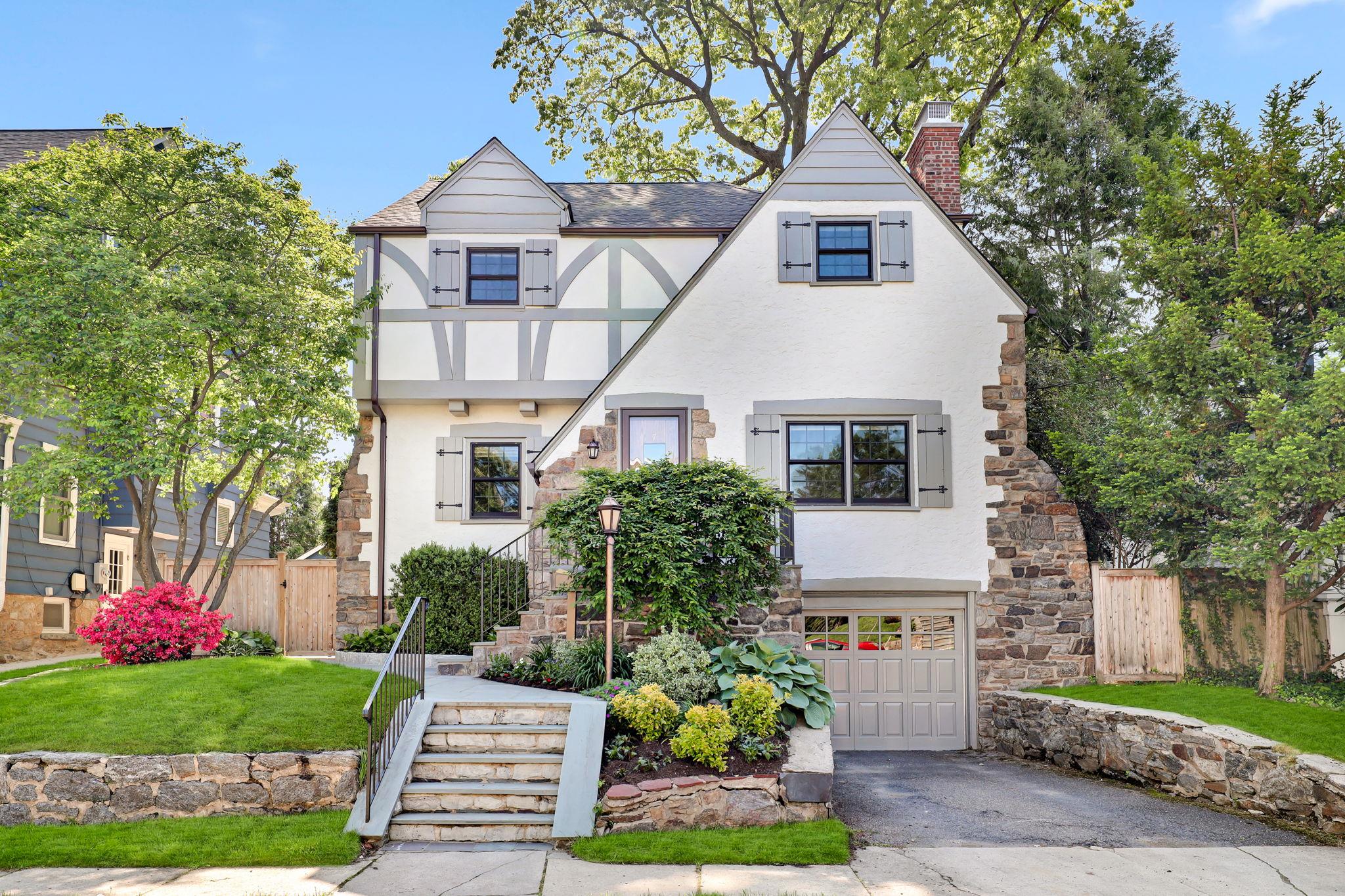 7 Gerlach Place, Larchmont, New York image 1