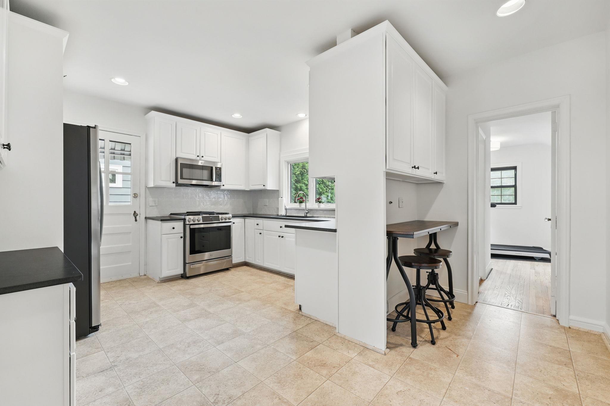 7 Gerlach Place, Larchmont, New York image 8