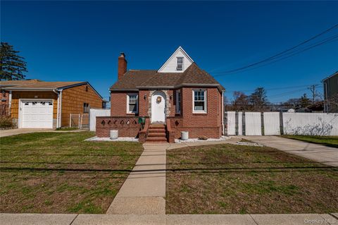 70 Bristol Street Lindenhurst NY 11757