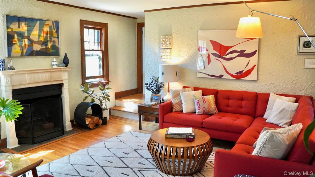 Photo of 7 Bogert Place, Bronxville, NY 10708 (MLS # 984970)