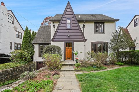 Homes For Sale - 7 Bogert Place<br/> Bronxville, NY 10708