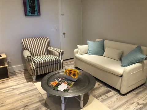 Photo of 94 Main St, Westhampton Beach, NY 11978 (MLS # 920009)