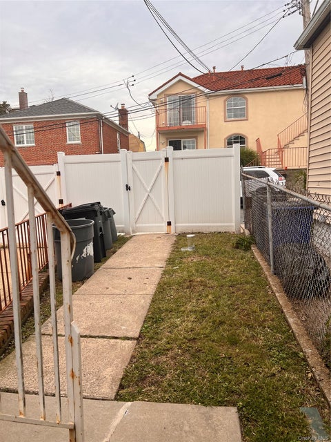 Multifamily For Rent - 3085 Bevy Place<br/> Bronx, NY 10465