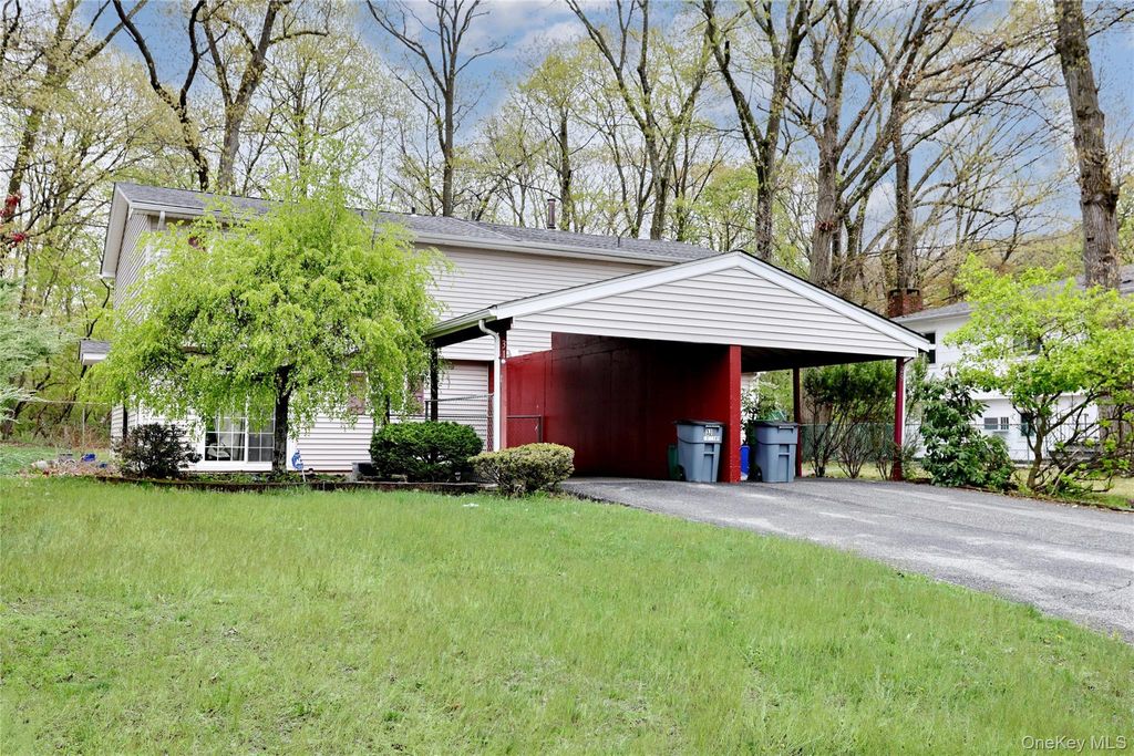 Photo of 31 Lillian Street, Pomona, NY 10970 (MLS # 989566)