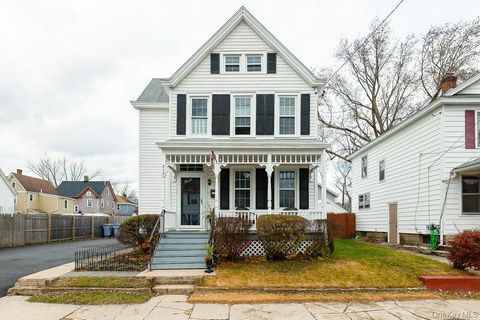 Apartment For Sale - 213 Elmendorf Street<br/> Ulster County, Kingston, NY 12401