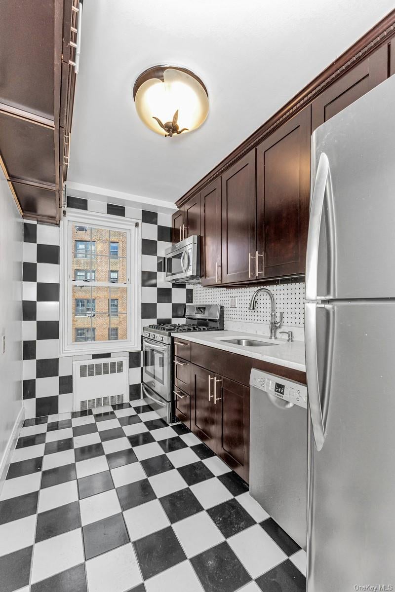 Photo of 140-21 Burden Crescent Cres #306, Briarwood, NY 11435 (MLS # 1060865)