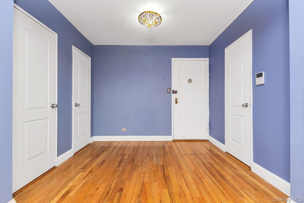 Photo of 140-21 Burden Crescent Cres #306, Briarwood, NY 11435 (MLS # 1060865)