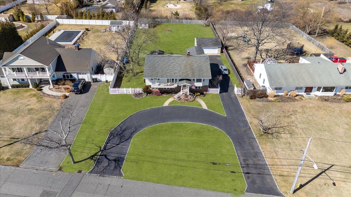 Islip, New York 11706, United States, 5 Bedrooms Bedrooms, ,3 BathroomsBathrooms,Residential,Coming Soon,94603