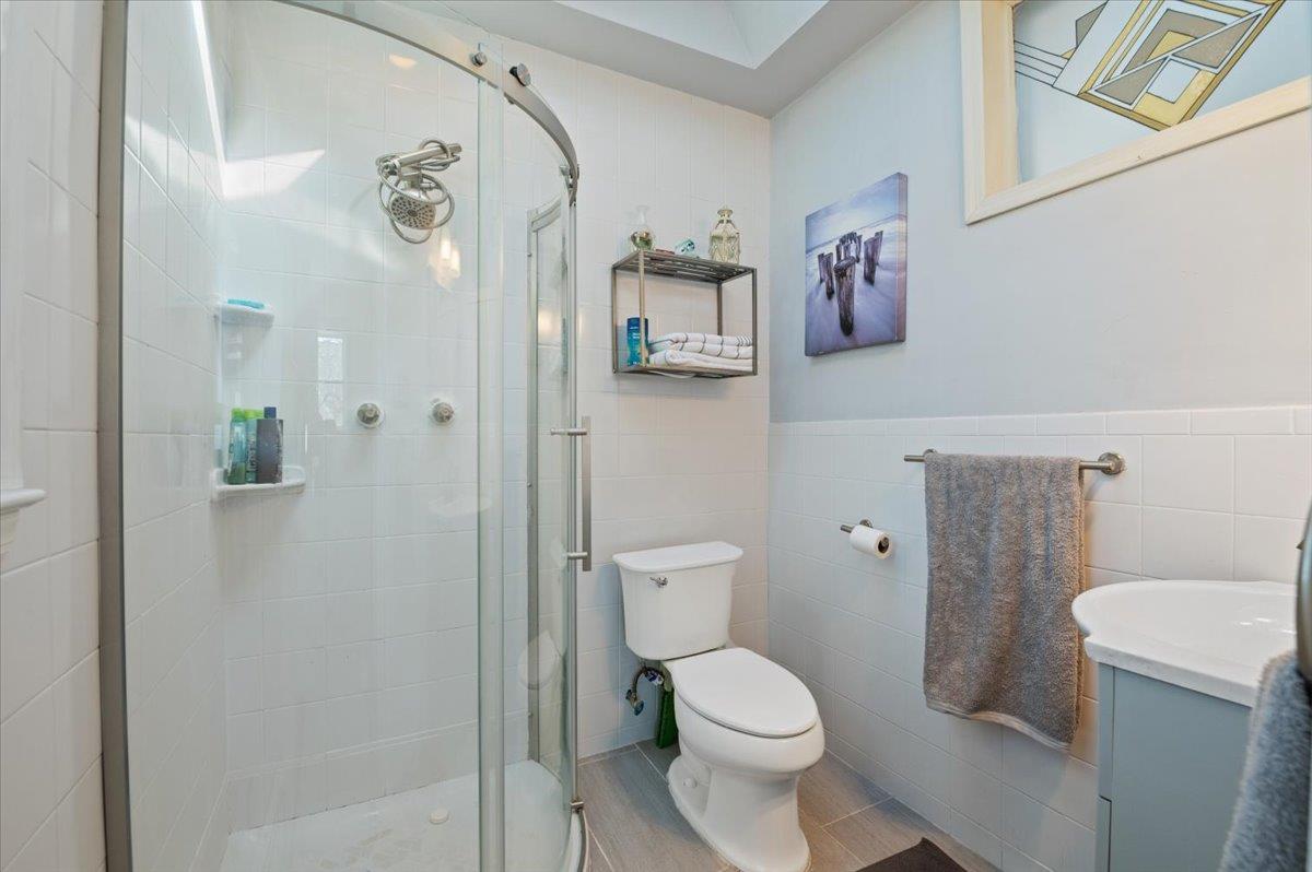 Islip, New York 11706, United States, 5 Bedrooms Bedrooms, ,3 BathroomsBathrooms,Residential,Coming Soon,94603