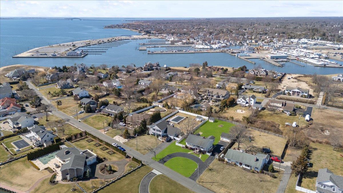 Islip, New York 11706, United States, 5 Bedrooms Bedrooms, ,3 BathroomsBathrooms,Residential,Coming Soon,94603