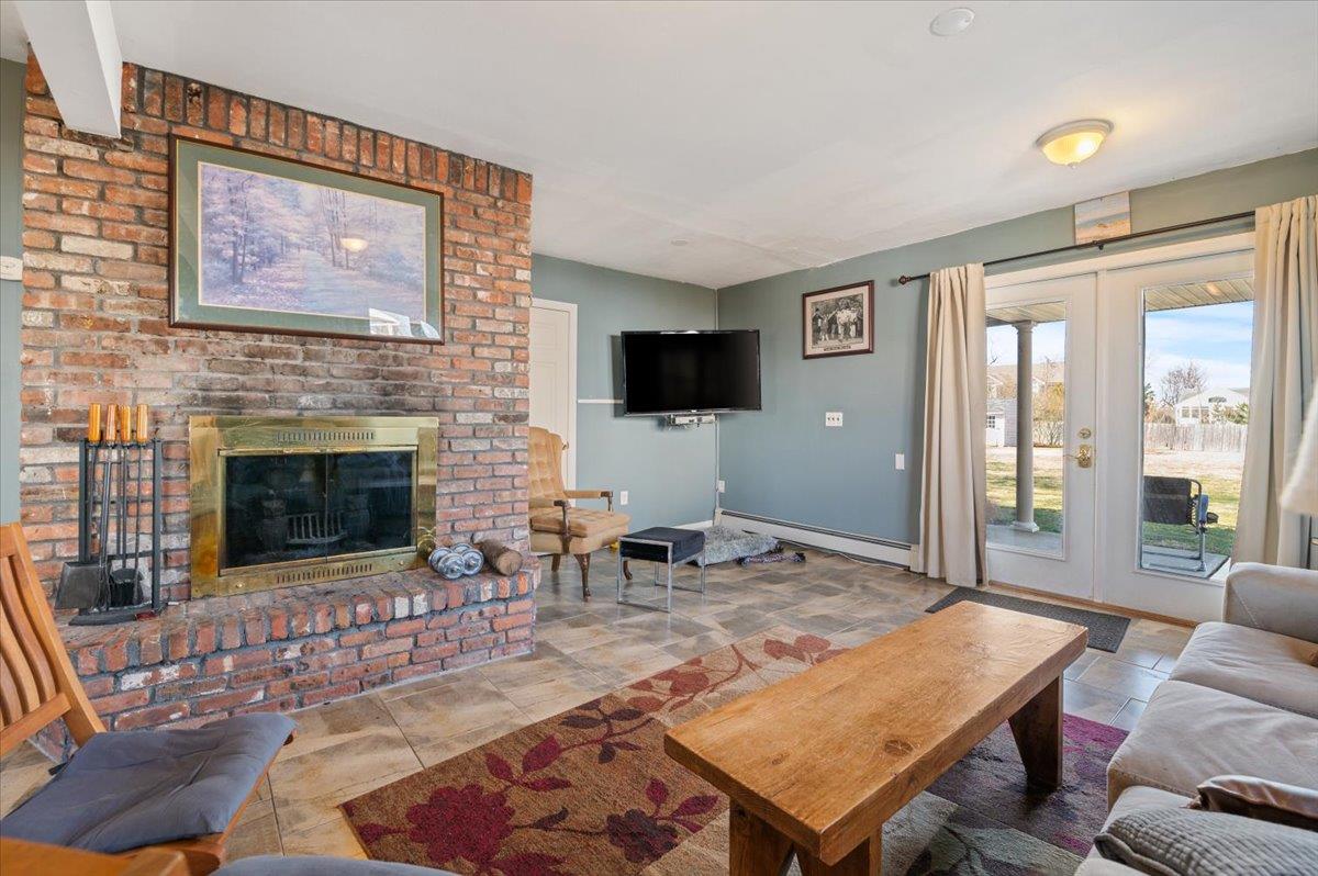 Islip, New York 11706, United States, 5 Bedrooms Bedrooms, ,3 BathroomsBathrooms,Residential,Coming Soon,94603