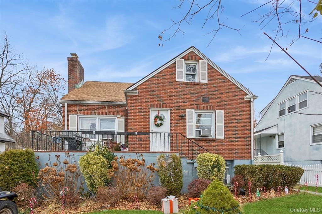 Photo of 151 Gertrude Avenue, Mamaroneck, NY 10543 (MLS # 961424)