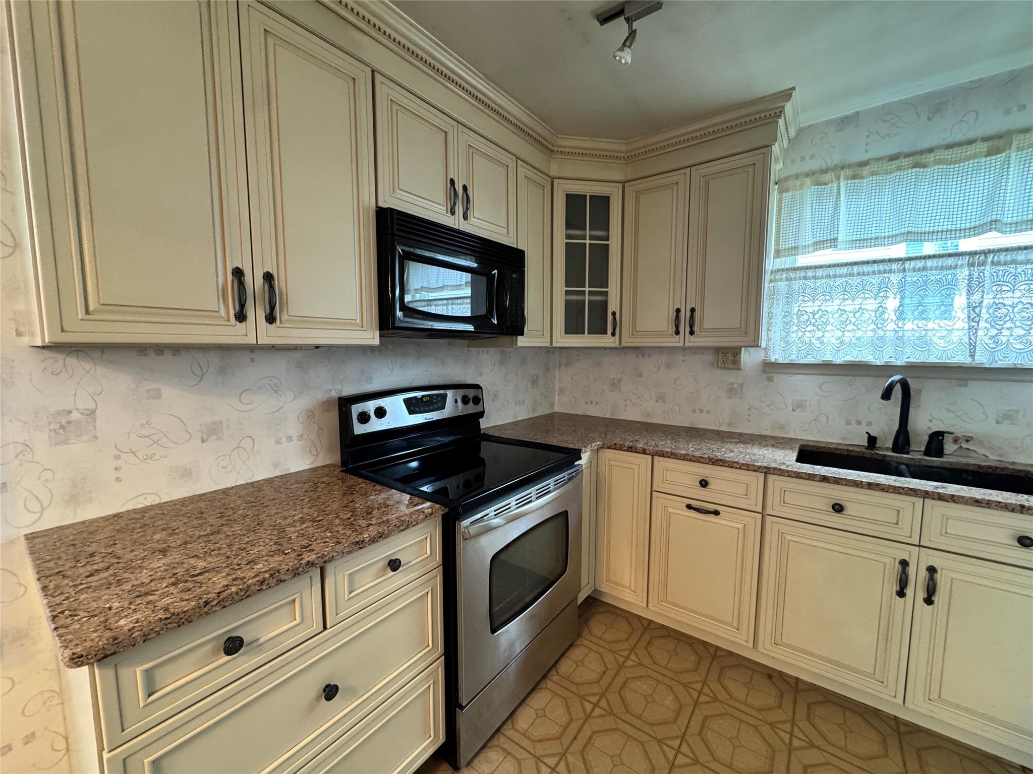 44 Brightwood Avenue, Pearl River, New York image 6