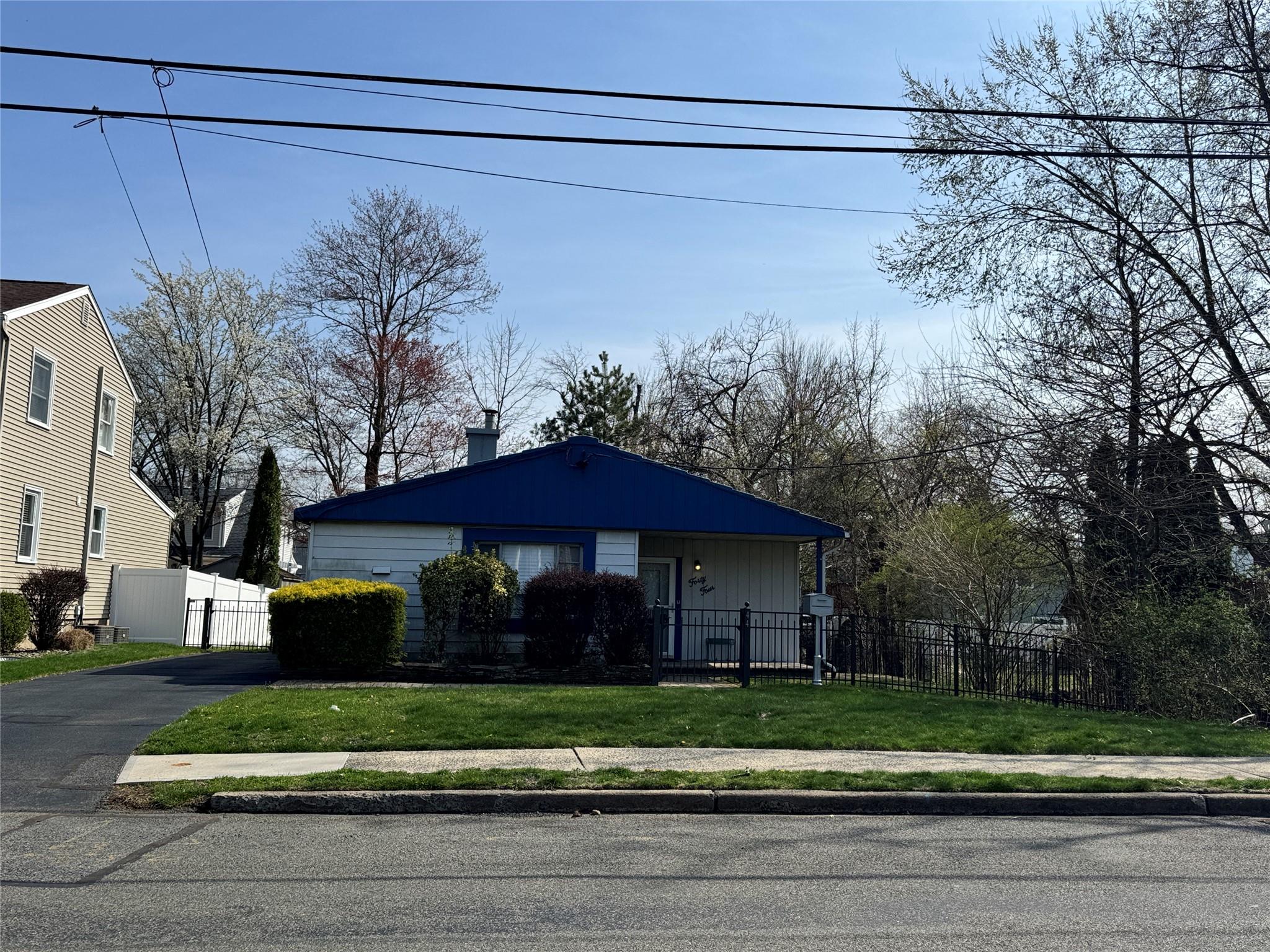 44 Brightwood Avenue, Pearl River, New York image 1