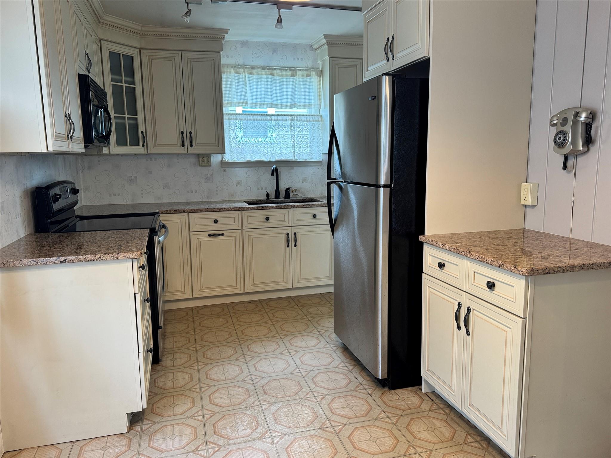 44 Brightwood Avenue, Pearl River, New York image 4