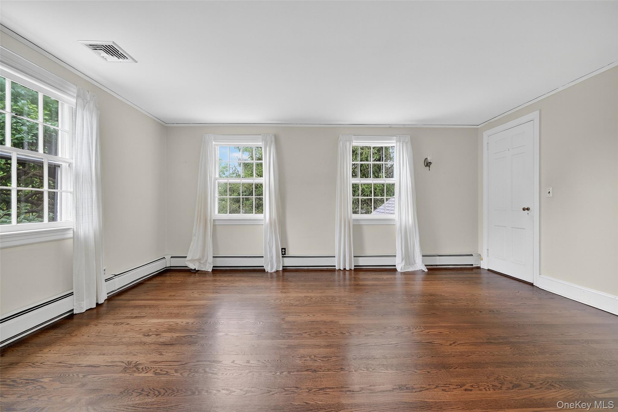 Croton-On-Hudson, New York 10520, United States, 4 Bedrooms Bedrooms, ,2 BathroomsBathrooms,Residential,Active,211120