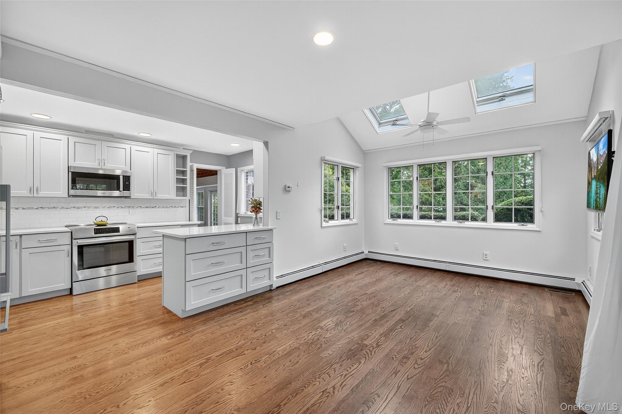 Croton-On-Hudson, New York 10520, United States, 4 Bedrooms Bedrooms, ,2 BathroomsBathrooms,Residential,Active,211120