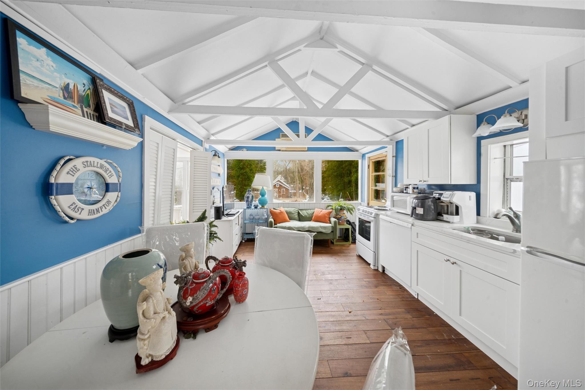 74 Richardson Avenue