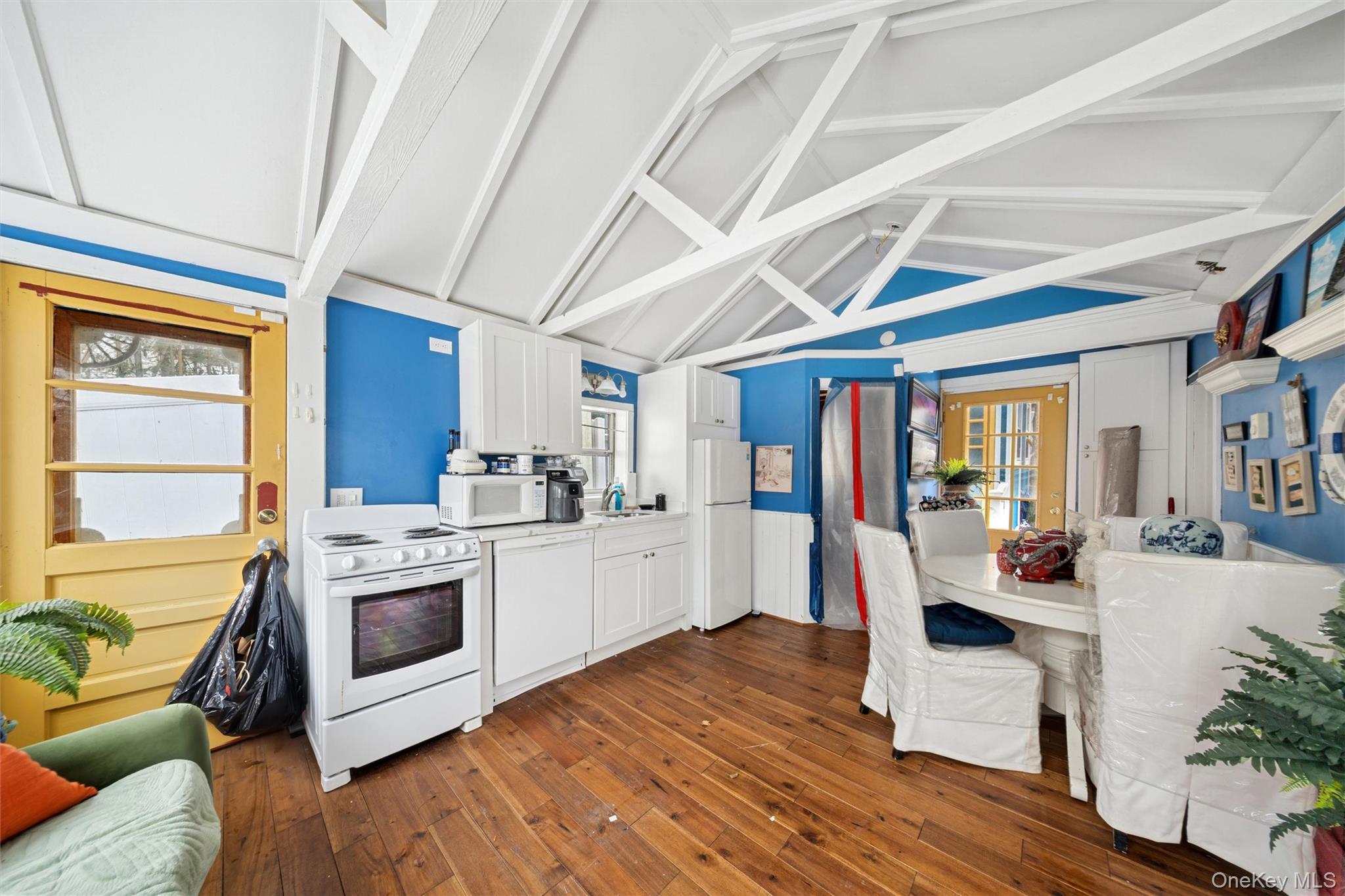 74 Richardson Avenue