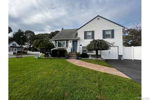Homes For Sale - 882 Roosevelt Street<br/> Nassau County, West Hempstead, NY 11552