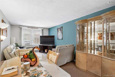 Homes For Sale - 3305 90 Street #2D<br/> Jackson Heights, NY 11372